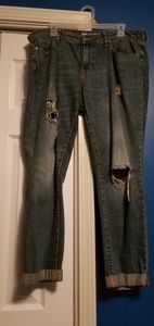 Distressed boyfriend cropped jeans